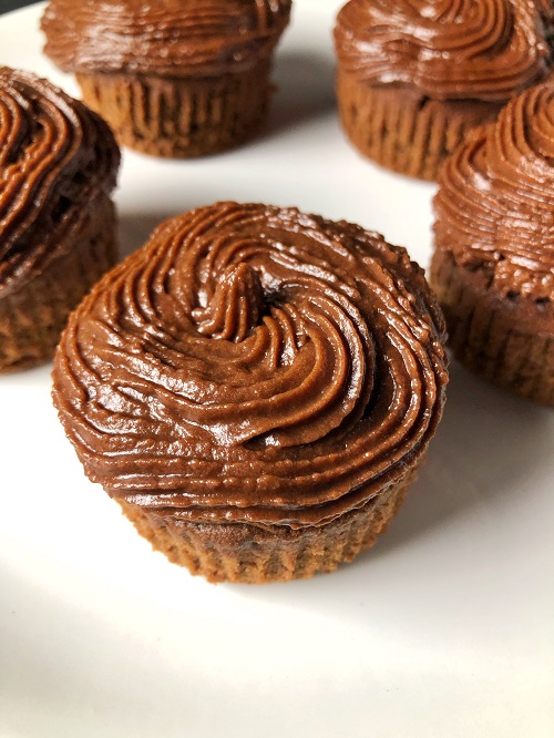 Chocolate Cupcakes Filled With Chocolate Syrup
