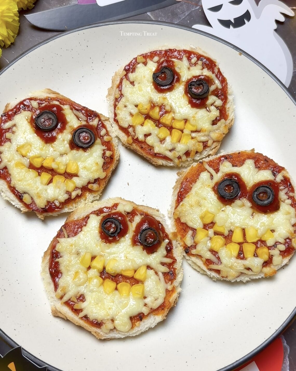 Bhoot/Ghost Pizza Recipe