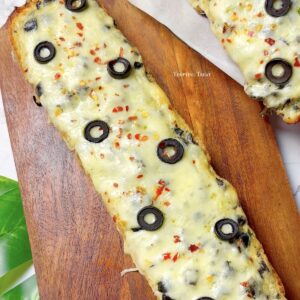 Cheesy Olive Garlic Bread Recipe