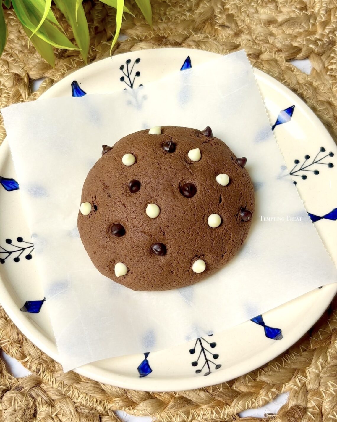 Easy 1-Minute Microwave Double Chocolate Chip Cookie (Single Serve)