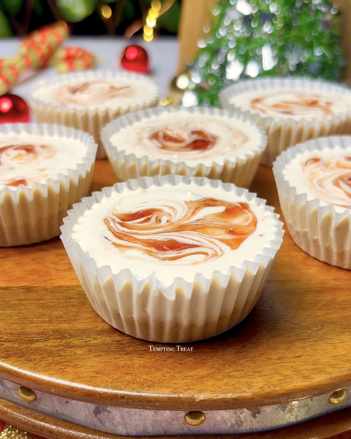 No-Bake Mini Strawberry Cheesecakes